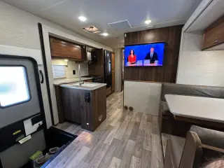 2020 Winnebago Intent 28y