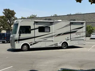 2020 Winnebago Intent 28y