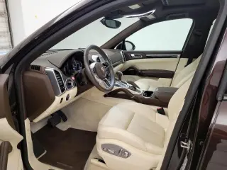 Porsche Cayenne 2018 AWD Platinum Edition 4dr SUV