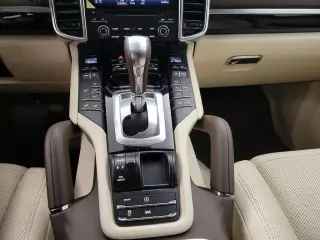 Porsche Cayenne 2018 AWD Platinum Edition 4dr SUV