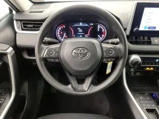 Toyota RAV4 2024 AWD LE 4dr SUV