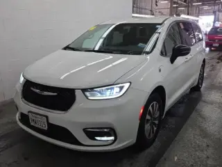 2024 Chrysler Pacifica Plug-In Hybrid Premium S Appearance