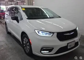 2024 Chrysler Pacifica Plug-In Hybrid Premium S Appearance