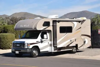 2015 Thor Motor Coach Four Winds