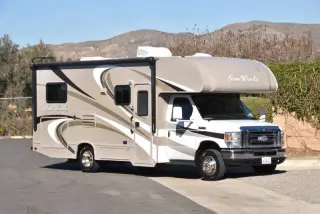2015 Thor Motor Coach Four Winds
