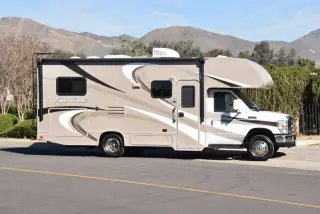 2015 Thor Motor Coach Four Winds
