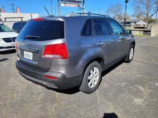 2011 Kia Sorento LX