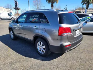 2011 Kia Sorento LX