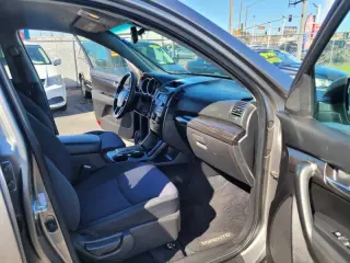 2011 Kia Sorento LX