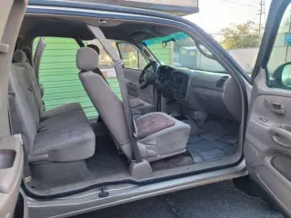 2002 Toyota Tundra SR5 V8