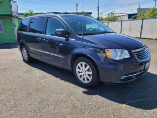 2014 Chrysler Town and Country Touring