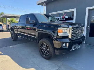 2015 GMC Sierra 2500HD Denali