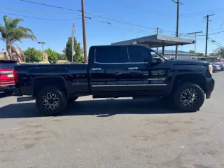 2015 GMC Sierra 2500HD Denali