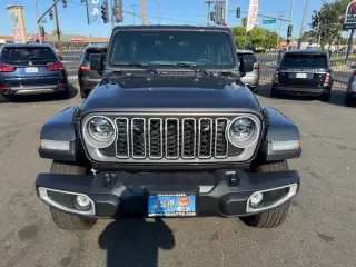 2025 Jeep Wrangler Sahara