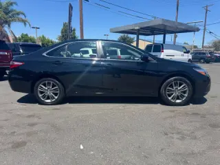 2017 Toyota Camry SE