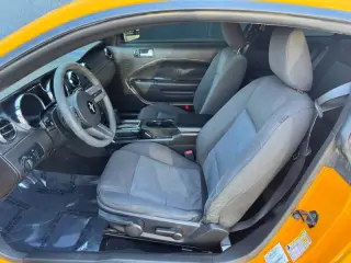 2008 Ford Mustang V6 Deluxe