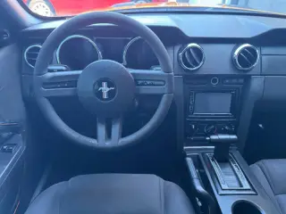 2008 Ford Mustang V6 Deluxe