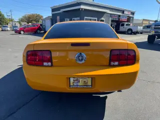 2008 Ford Mustang V6 Deluxe
