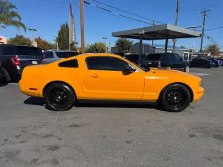2008 Ford Mustang V6 Deluxe