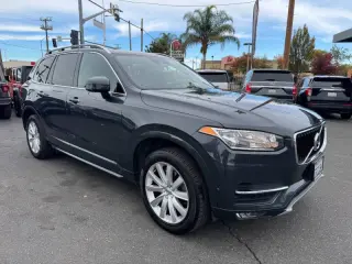 2016 Volvo XC90 T6 Momentum