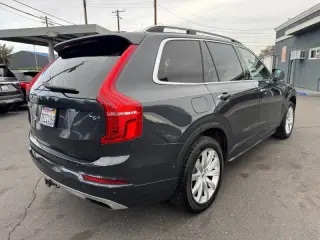 2016 Volvo XC90 T6 Momentum