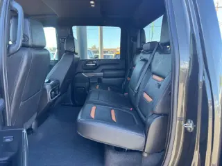 2023 GMC Sierra 2500HD AT4