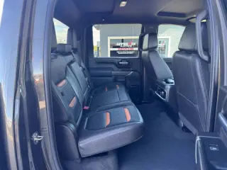 2023 GMC Sierra 2500HD AT4