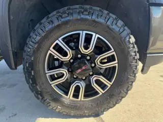 2023 GMC Sierra 2500HD AT4
