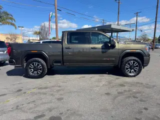 2023 GMC Sierra 2500HD AT4