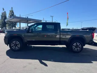 2023 GMC Sierra 2500HD AT4