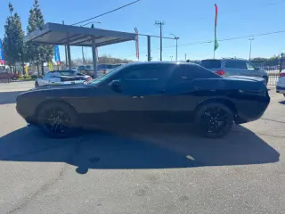2016 Dodge Challenger SXT