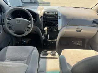 2008 Toyota Sienna LE 7-Passenger