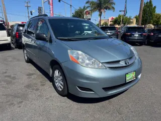 2008 Toyota Sienna LE 7-Passenger