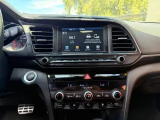 2020 Hyundai Elantra Sport