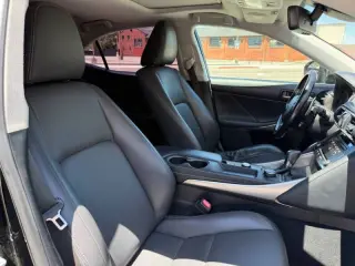 2017 Lexus IS 200t