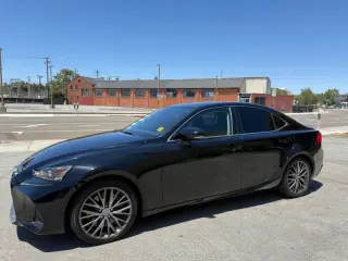 2017 Lexus IS 200t