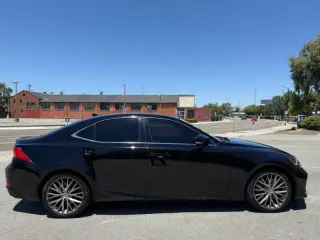 2017 Lexus IS 200t