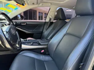 2017 Lexus IS 200t