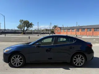 2018 Mazda MAZDA3 Grand Touring