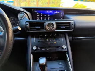 2017 Lexus IS 200t