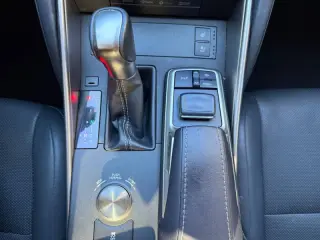 2017 Lexus IS 200t
