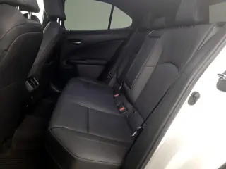 Lexus UX 200 2022 4dr Crossover