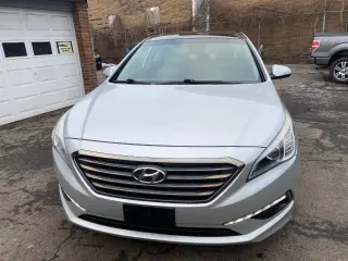 2015 Hyundai SONATA
Limited