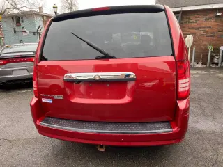 2008 Chrysler Town and Country
Touring