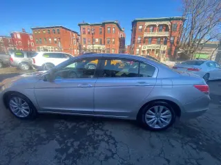2011 Honda Accord
EX-L