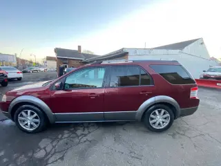 2008 Ford Taurus X
SEL