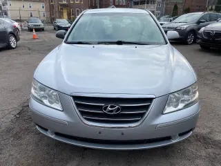 2010 Hyundai SONATA
GLS