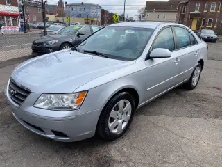 2010 Hyundai SONATA
GLS