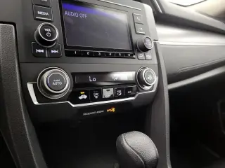 Honda Civic 2016 LX 4dr Sedan w/Honda Sensing