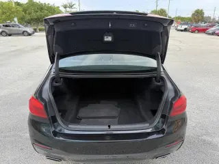 2018 BMW 5 Series 540i